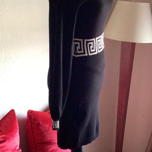 Jolie & Joy Little Black Dress. - Picture 3 of 7